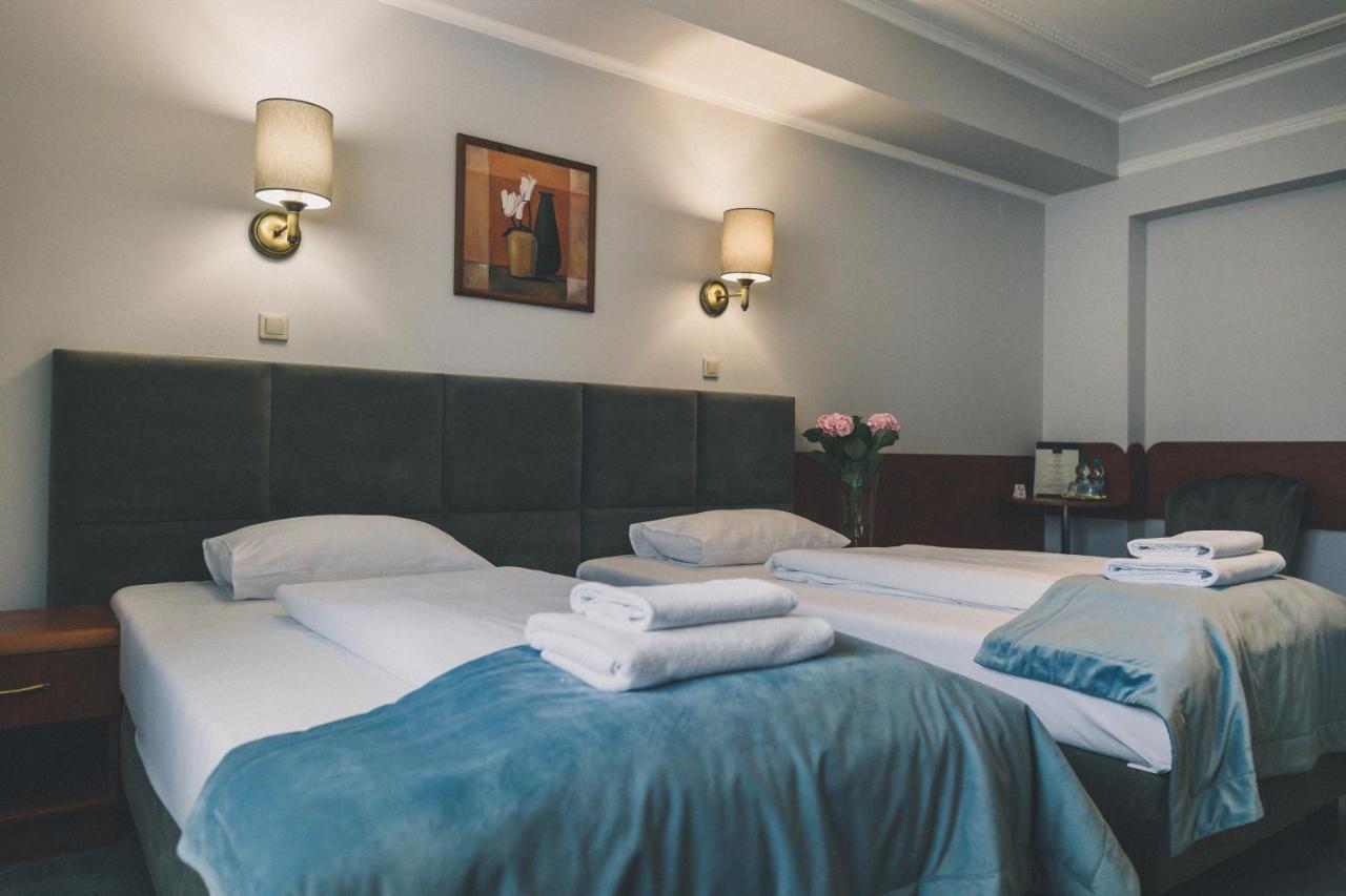 פלוק Hotel Czardasz Spa & Wellness מראה חיצוני תמונה