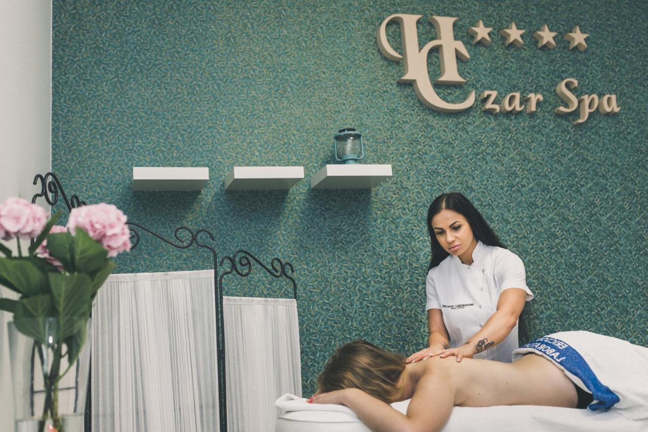 פלוק Hotel Czardasz Spa & Wellness מראה חיצוני תמונה