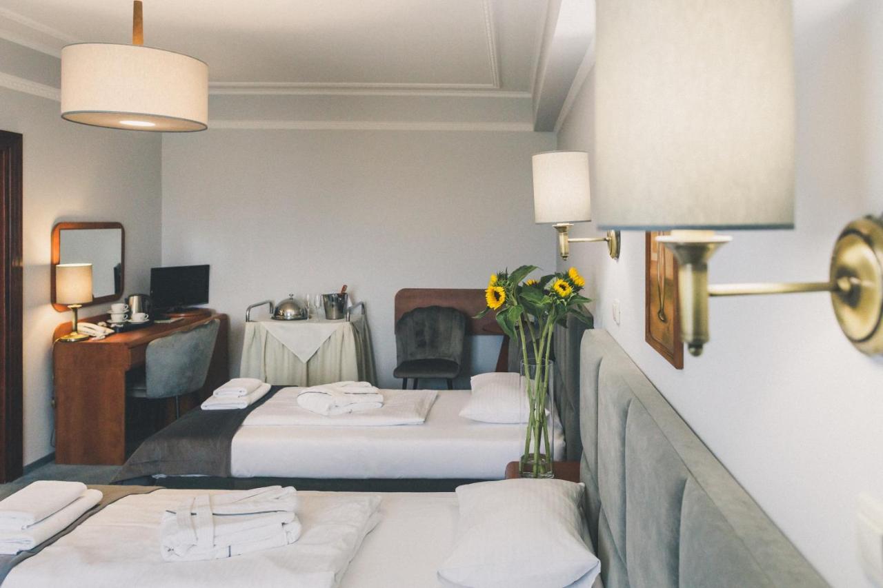 פלוק Hotel Czardasz Spa & Wellness מראה חיצוני תמונה