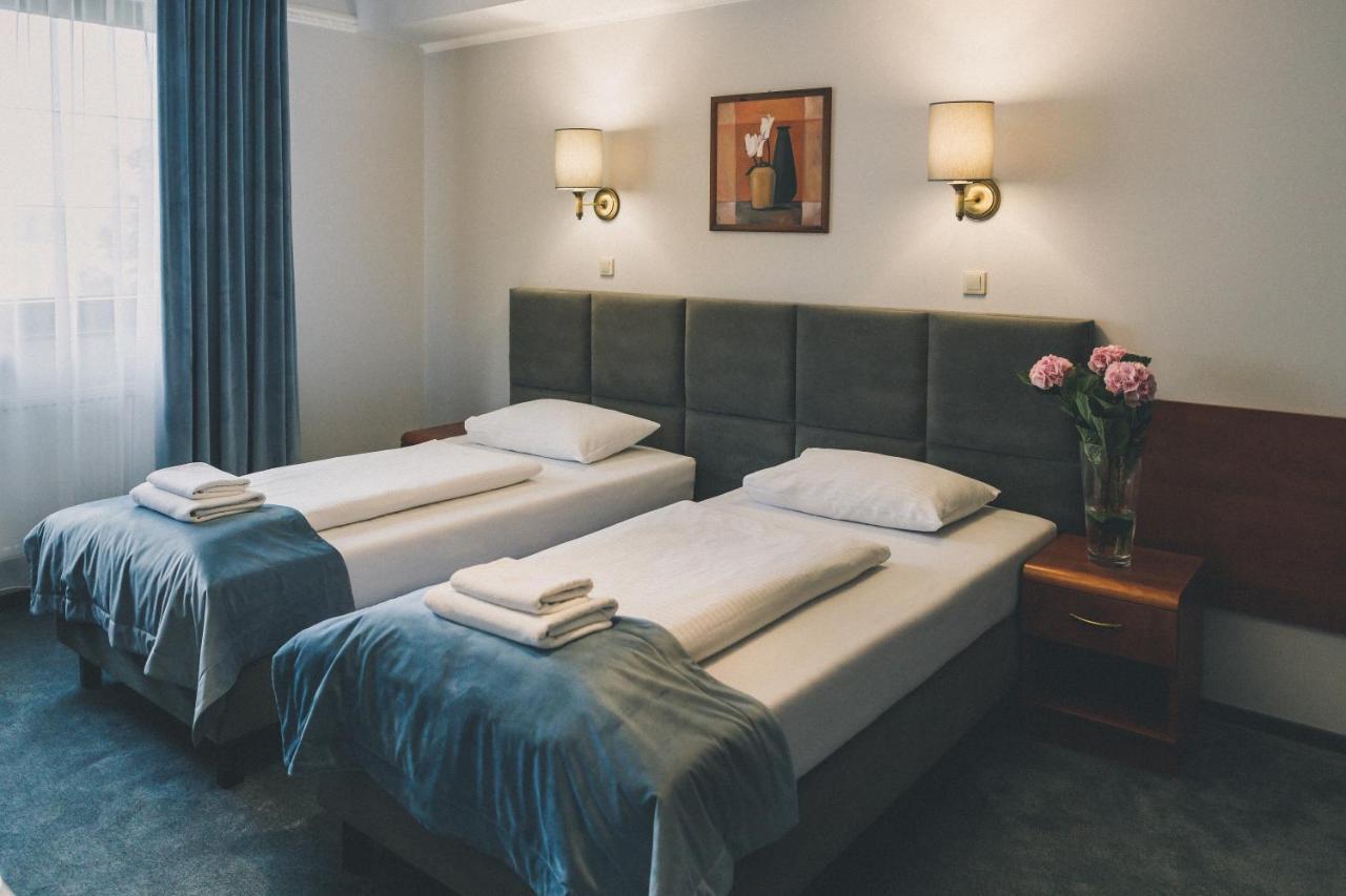 פלוק Hotel Czardasz Spa & Wellness מראה חיצוני תמונה