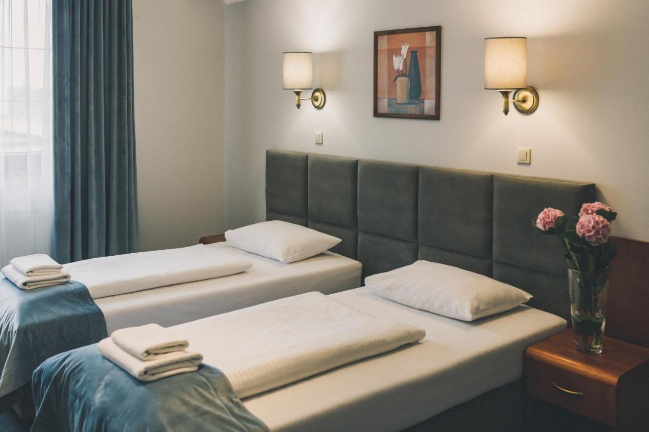 פלוק Hotel Czardasz Spa & Wellness מראה חיצוני תמונה