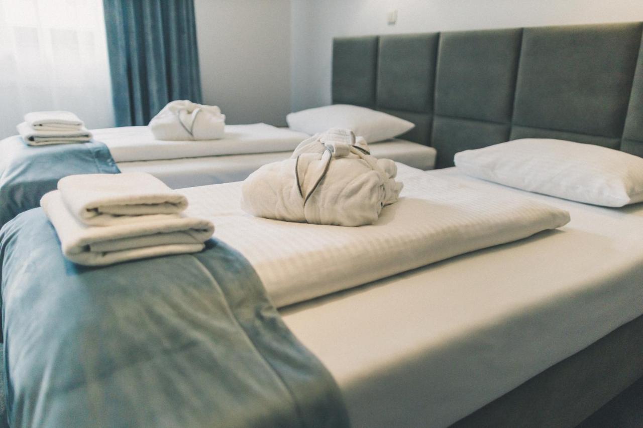פלוק Hotel Czardasz Spa & Wellness מראה חיצוני תמונה