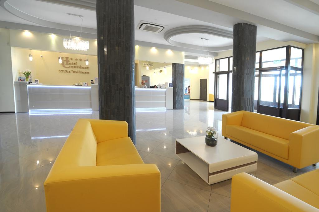פלוק Hotel Czardasz Spa & Wellness מראה חיצוני תמונה